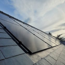 TIGER NEO PANELS WITH GSE IN ROOF ON SLATE